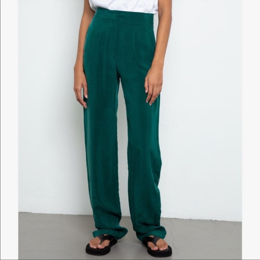 Matériel Tbilisi High Rise Wide Leg Cupro Hunter Green Pant Cuffed size small/4.